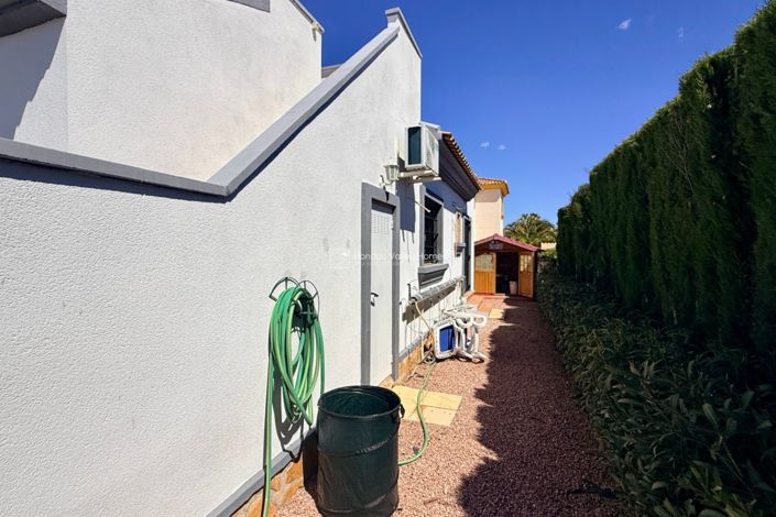 Image No.22-3 Bed Property for sale