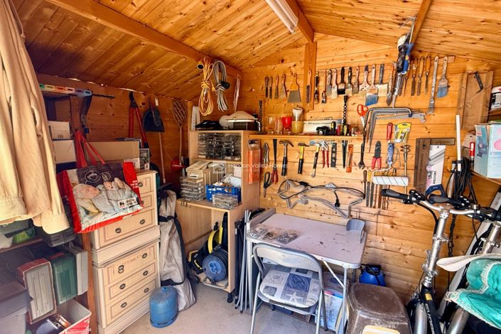 Image No.25-3 Bed Property for sale