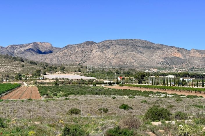 Image No.30-3 Bed Property for sale