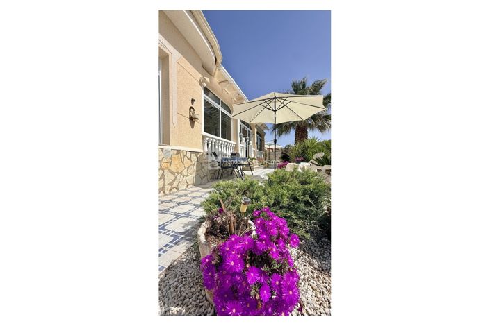 Image No.20-2 Bed Property for sale