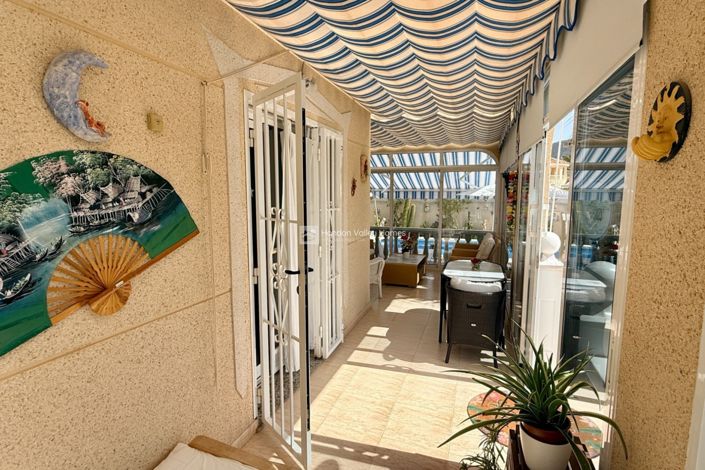 Image No.25-2 Bed Property for sale