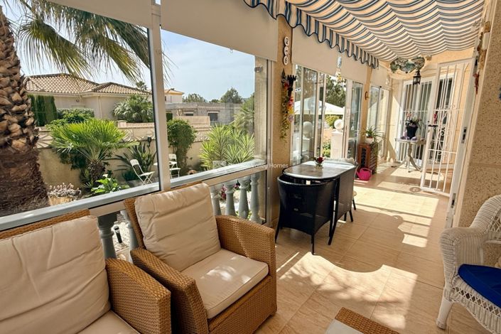 Image No.4-2 Bed Property for sale