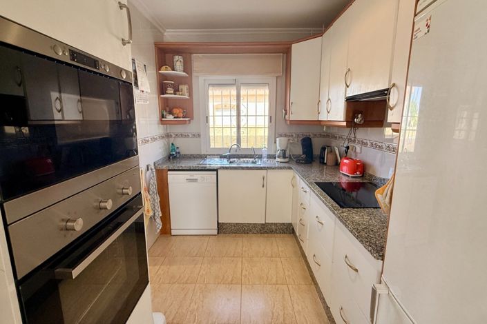 Image No.35-2 Bed Property for sale