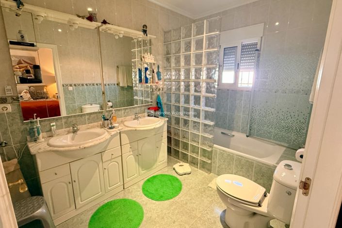 Image No.45-2 Bed Property for sale