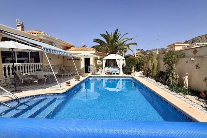 Image No.7-2 Bed Property for sale