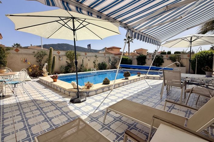 Image No.10-2 Bed Property for sale