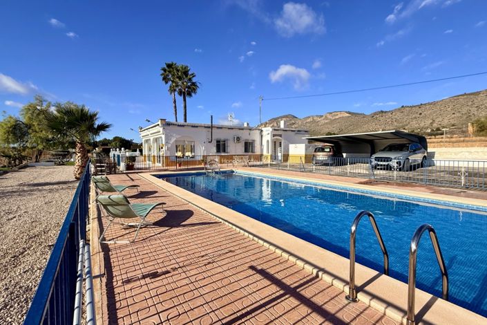 Image No.20-3 Bed Villa for sale