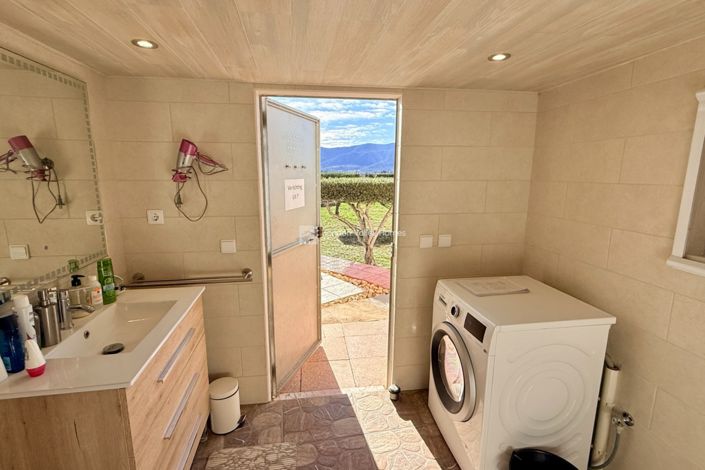 Image No.25-3 Bed Villa for sale
