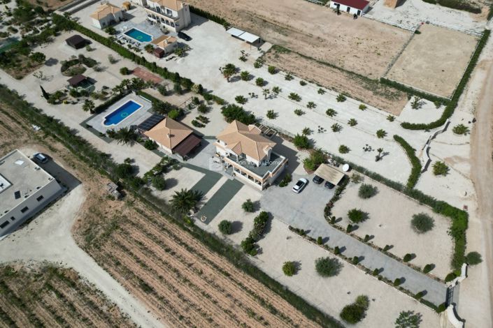 Image No.21-4 Bed Villa for sale