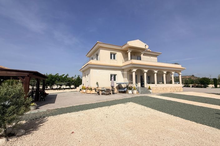 Image No.28-4 Bed Villa for sale