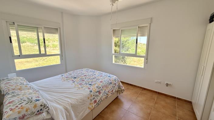 Image No.20-2 Bed Apartment for sale