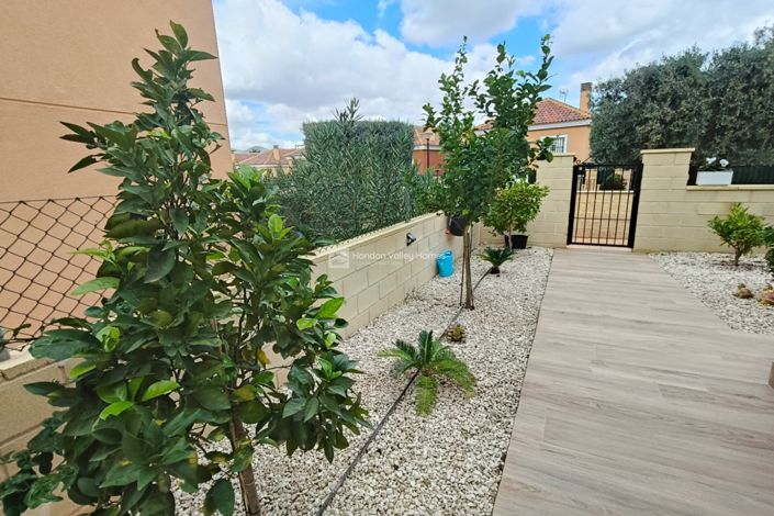 Image No.13-2 Bed Property for sale