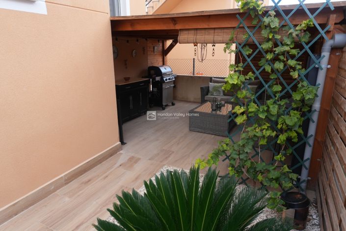 Image No.21-2 Bed Property for sale