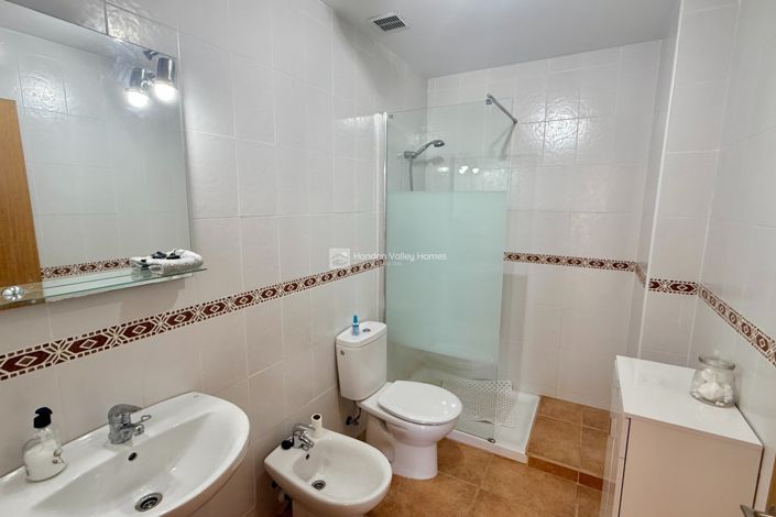 Image No.19-2 Bed Property for sale