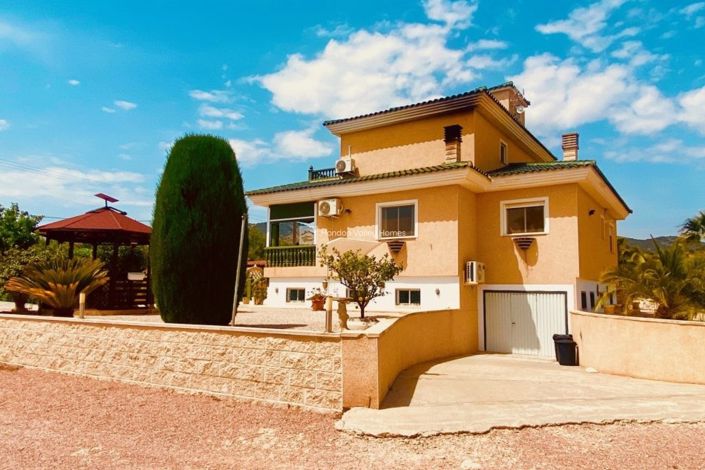 Image No.33-4 Bed Property for sale