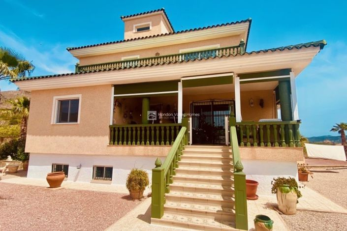 Image No.34-4 Bed Property for sale