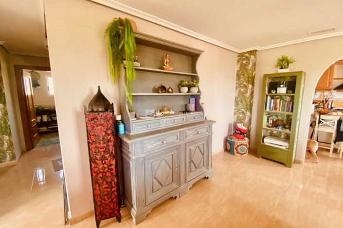 Image No.37-4 Bed Property for sale