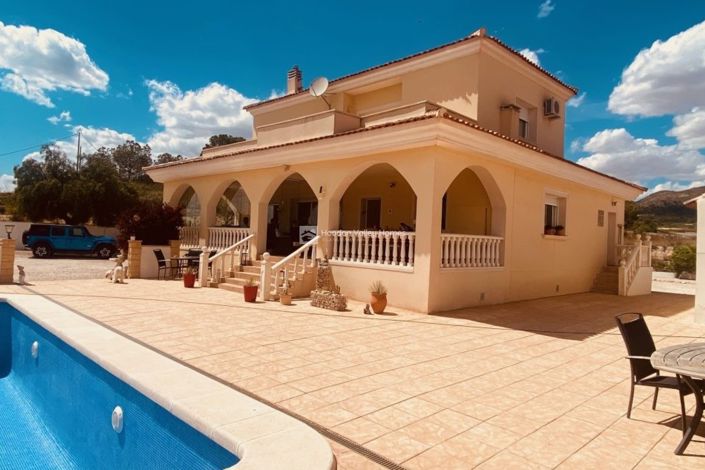 Image No.2-4 Bed Property for sale