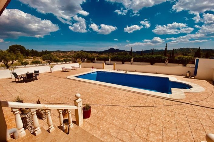 Image No.24-4 Bed Property for sale