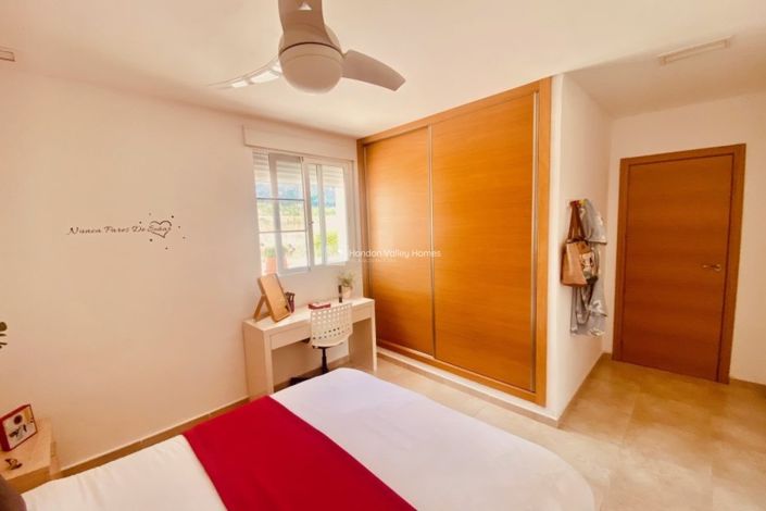 Image No.34-4 Bed Property for sale