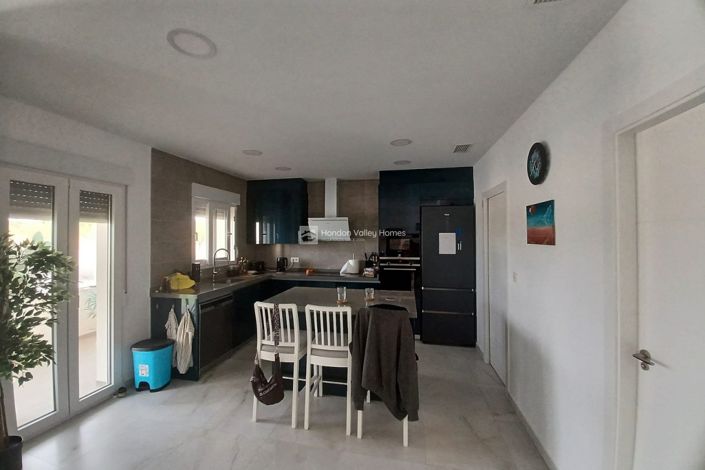 Image No.23-6 Bed Villa for sale
