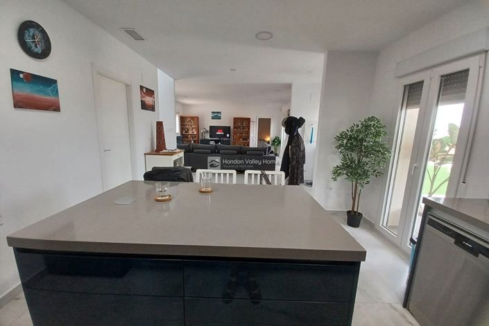 Image No.24-6 Bed Villa for sale
