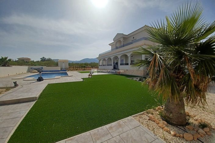 Image No.48-6 Bed Villa for sale