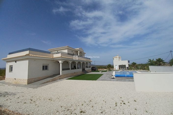 Image No.7-6 Bed Villa for sale