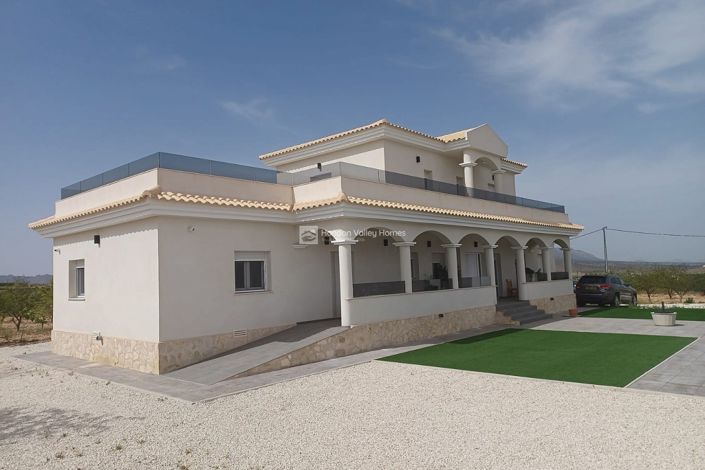 Image No.9-6 Bed Villa for sale