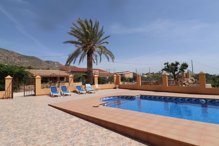 Image No.2-5 Bed Property for sale