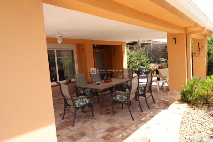 Image No.27-5 Bed Property for sale