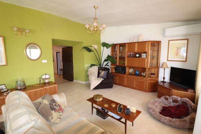 Image No.33-5 Bed Property for sale