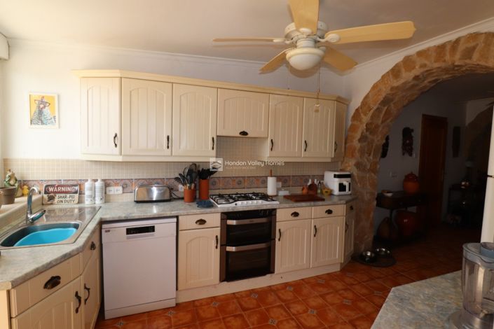 Image No.34-5 Bed Property for sale
