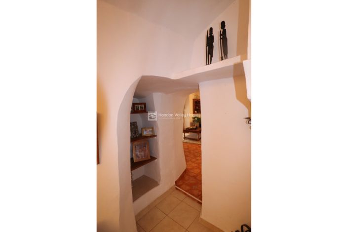 Image No.49-5 Bed Property for sale
