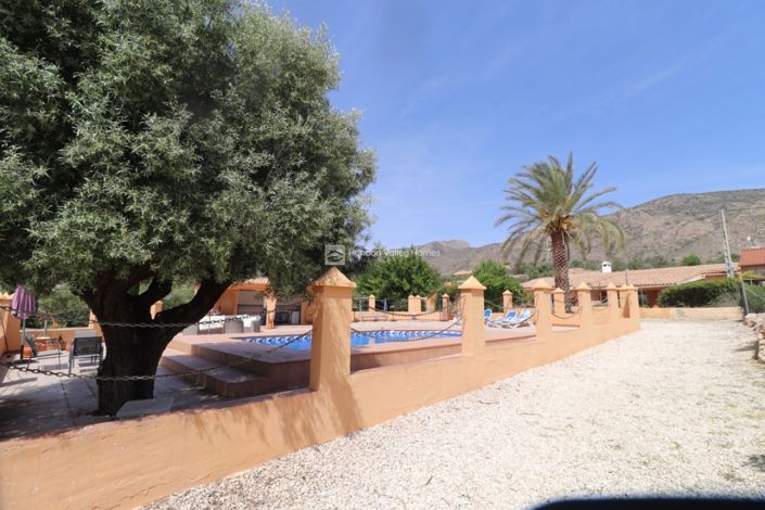 Image No.7-5 Bed Property for sale