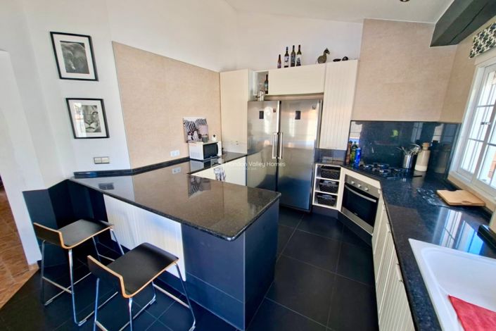 Image No.14-5 Bed Property for sale