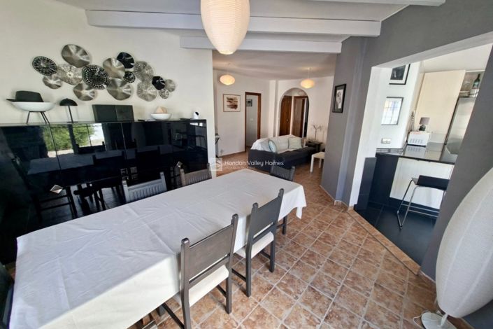 Image No.15-5 Bed Property for sale