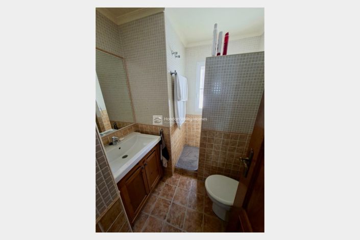 Image No.19-5 Bed Property for sale