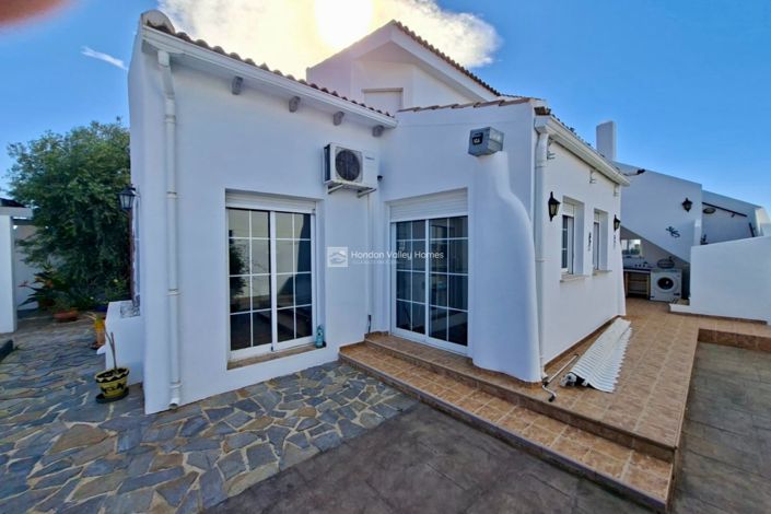 Image No.3-5 Bed Property for sale