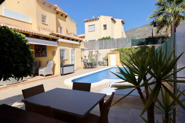 Image No.10-3 Bed Property for sale