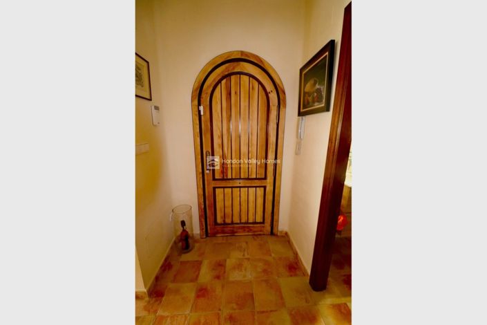 Image No.20-3 Bed Property for sale