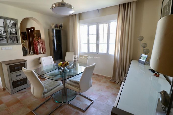 Image No.24-3 Bed Property for sale