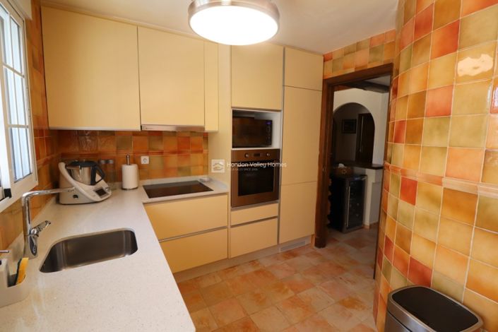 Image No.25-3 Bed Property for sale