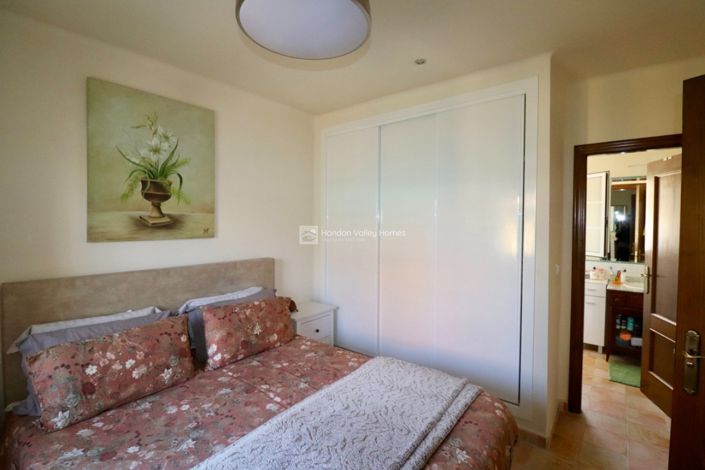 Image No.28-3 Bed Property for sale