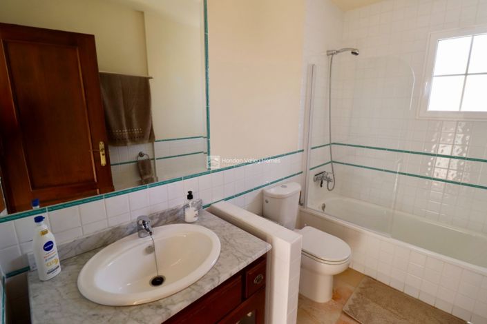 Image No.39-3 Bed Property for sale
