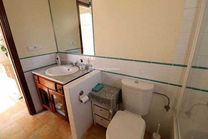 Image No.41-3 Bed Property for sale