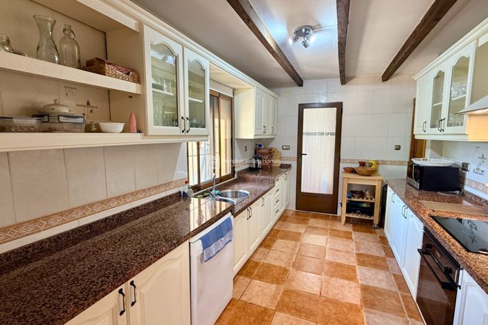 Image No.37-4 Bed Villa for sale