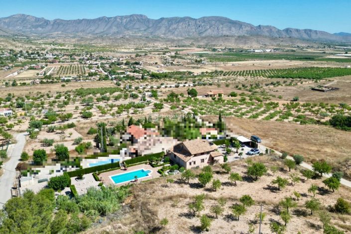 Image No.10-4 Bed Villa for sale