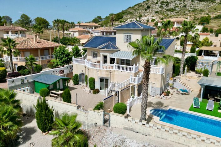 Image No.14-7 Bed Property for sale