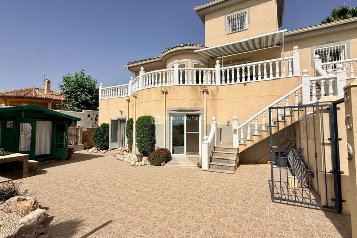 Image No.26-7 Bed Property for sale